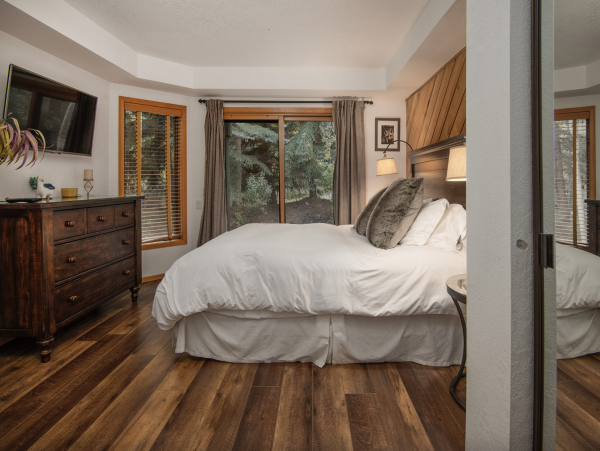3 plus loft Townhome  shuttle or walk to skiway